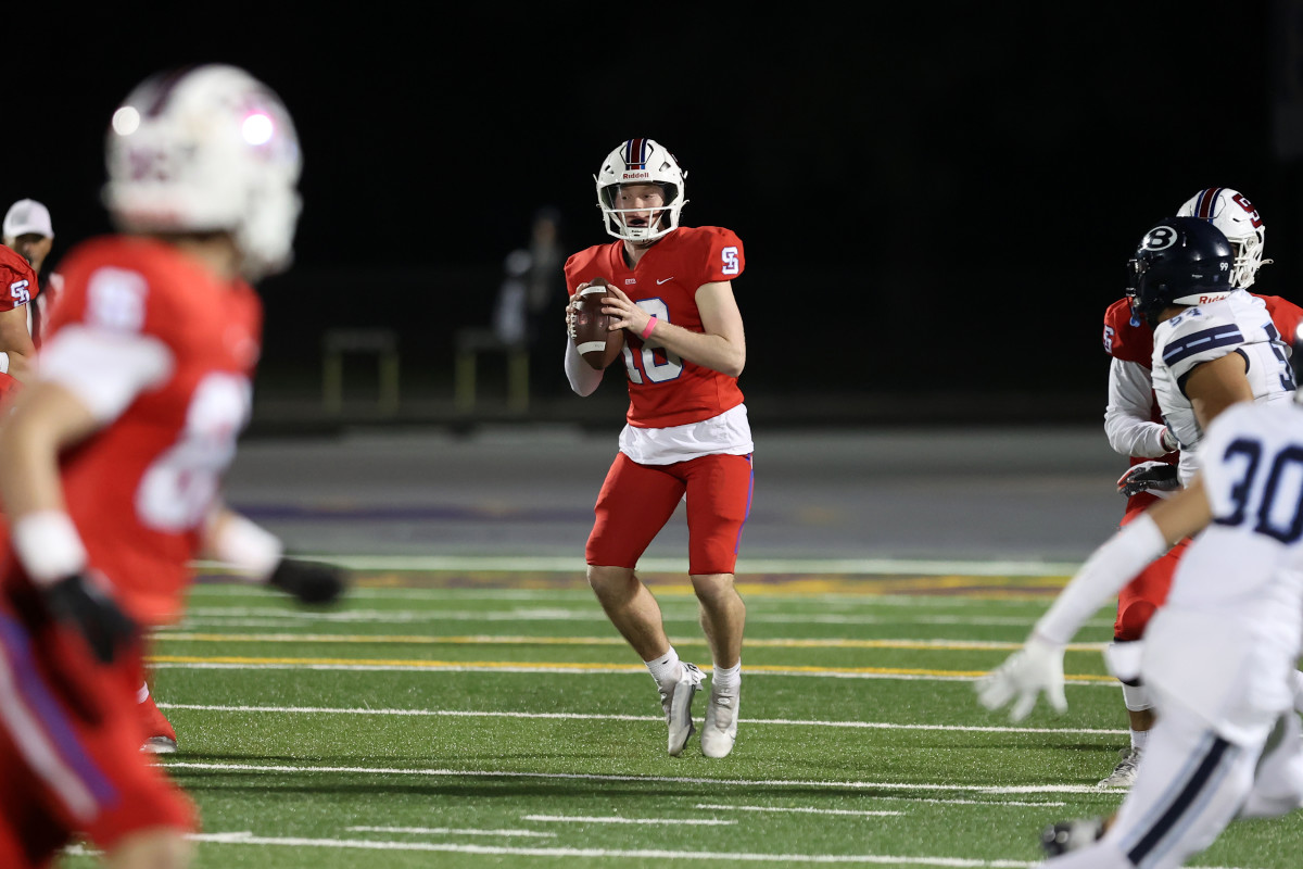 Sorren Hummel made one clutch throw after another in St. Ignatius' 21-17 victory over Valley Christian on Friday. 